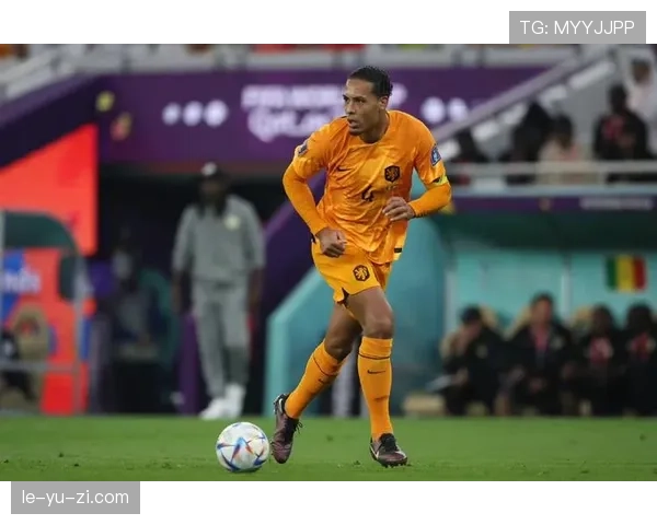 范戴克与贝肯鲍尔：跨越时代的后防巨擘诠释足球哲学