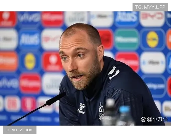 克鲁伊夫全攻全守理念重现绿茵，引领现代足球战术新纪元