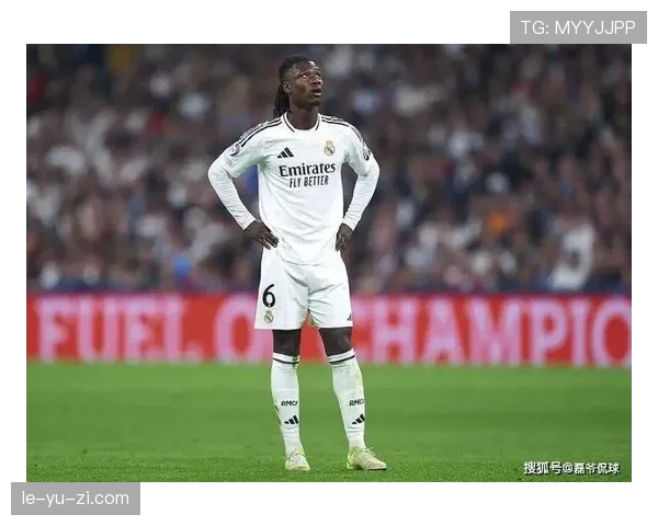 卡马文加客串左后卫的战术价值解析 卡马文加客串左后卫的战术价值解析